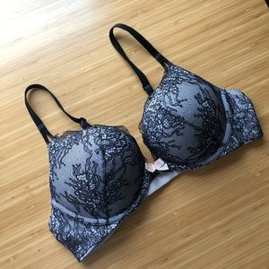 Victoria’s Secret Bombshell Lace Bra Black SS 36A
